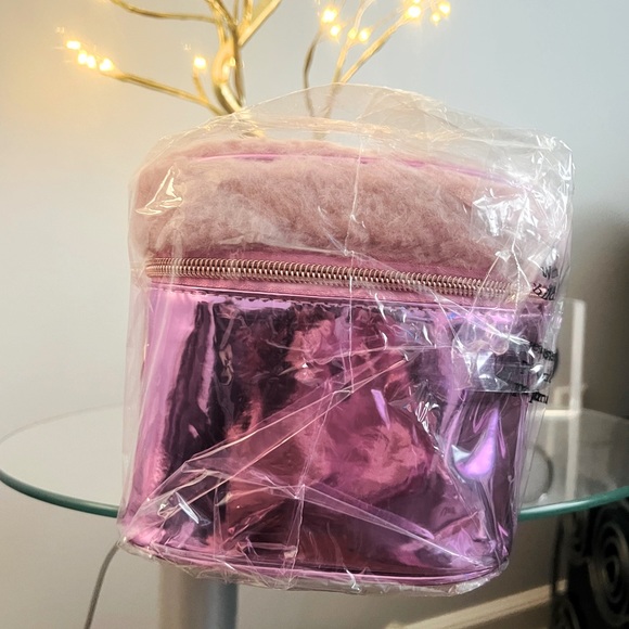 ‼️NOT FOR SALE‼️ Juicy Couture Pink Rhinestone Sherpa Train Case - Picture 5 of 9